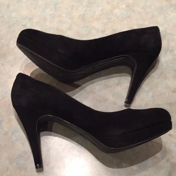 Marc Fisher black suede pumps - Picture 2 of 10